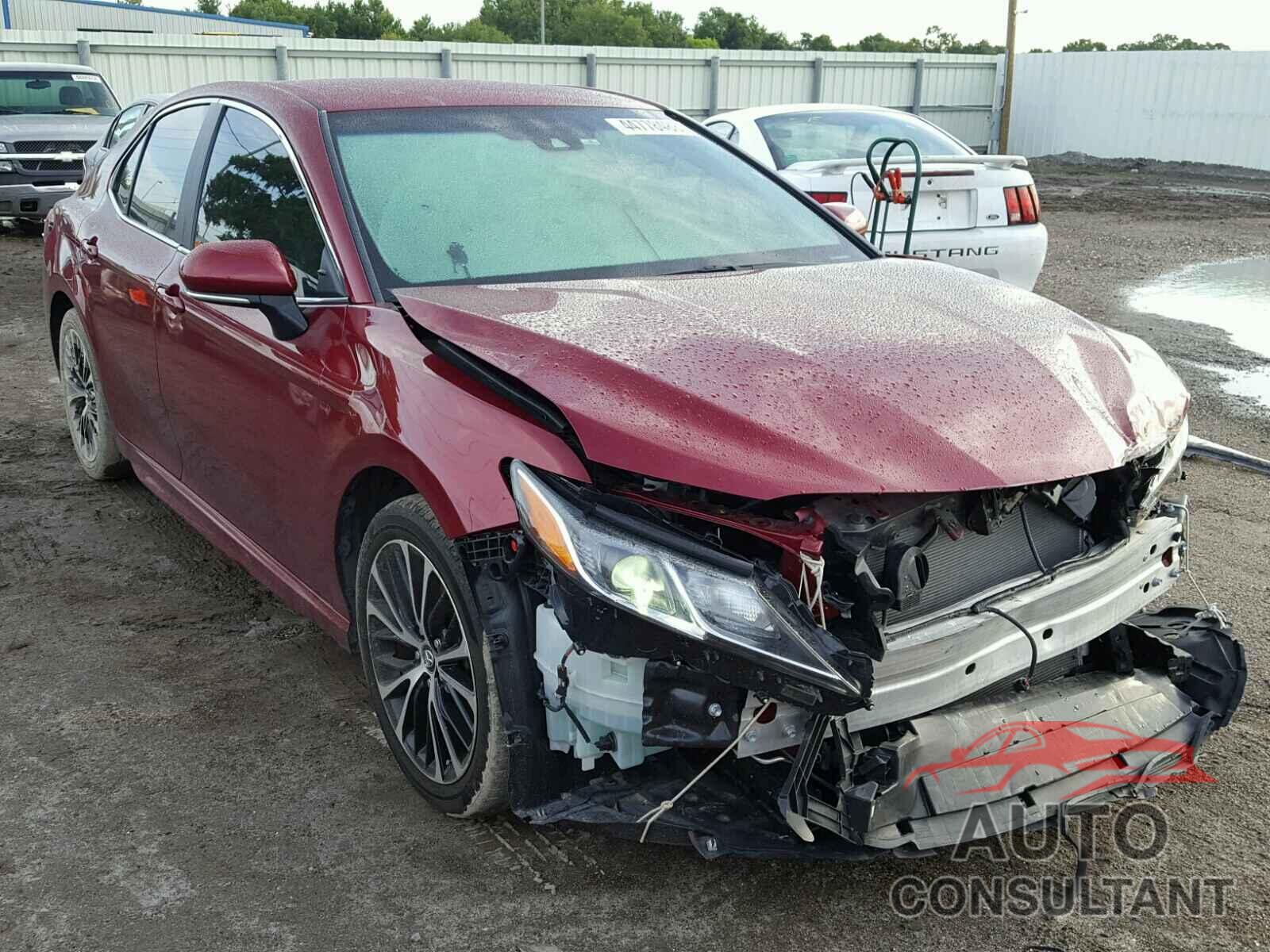 TOYOTA CAMRY 2018 - 4T1B11HK8JU556306