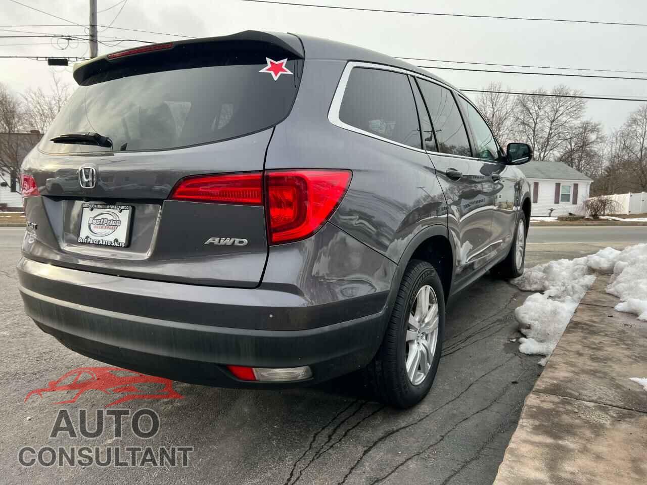 HONDA PILOT 2018 - 5FNYF6H12JB029634