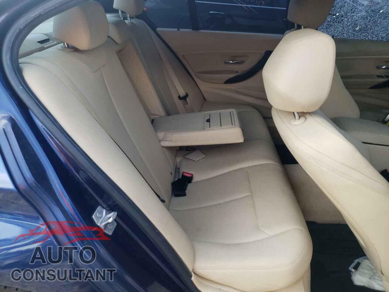 BMW 3 SERIES 2016 - WBA8E1G56GNU10355