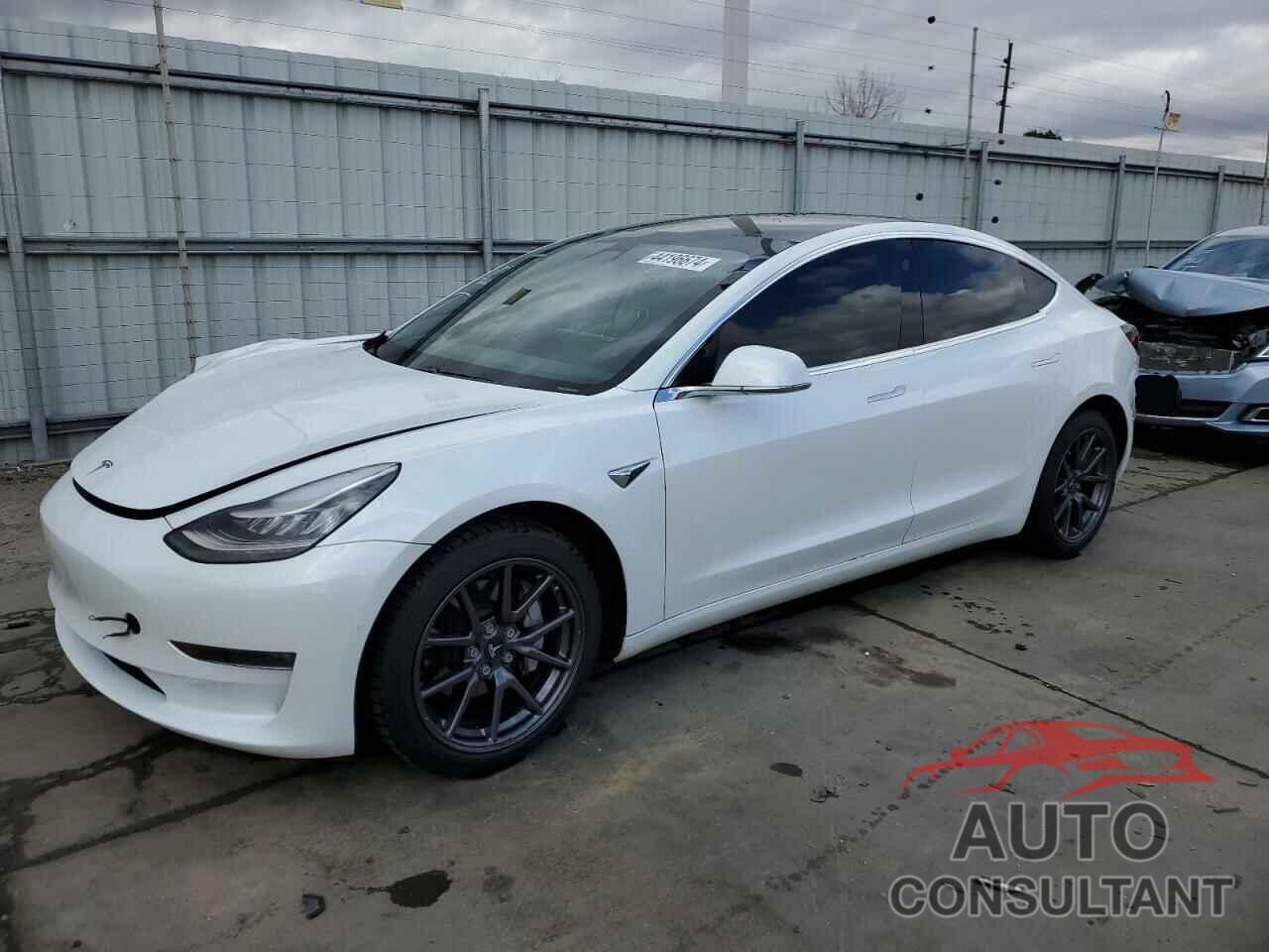 TESLA MODEL 3 2019 - 5YJ3E1EB8KF512396