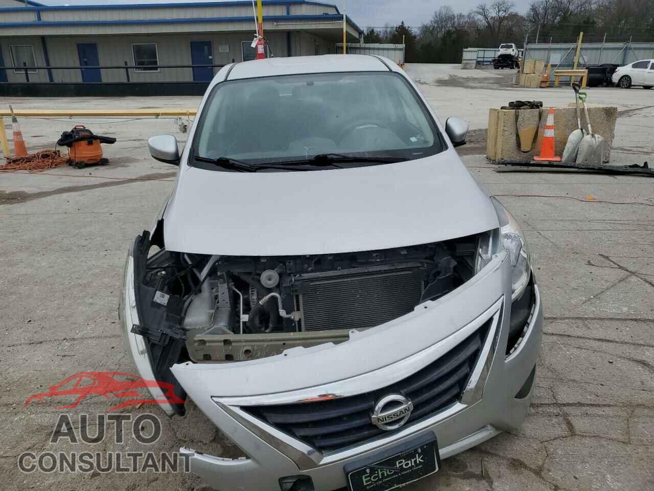 NISSAN VERSA 2017 - 3N1CN7AP9HL860032