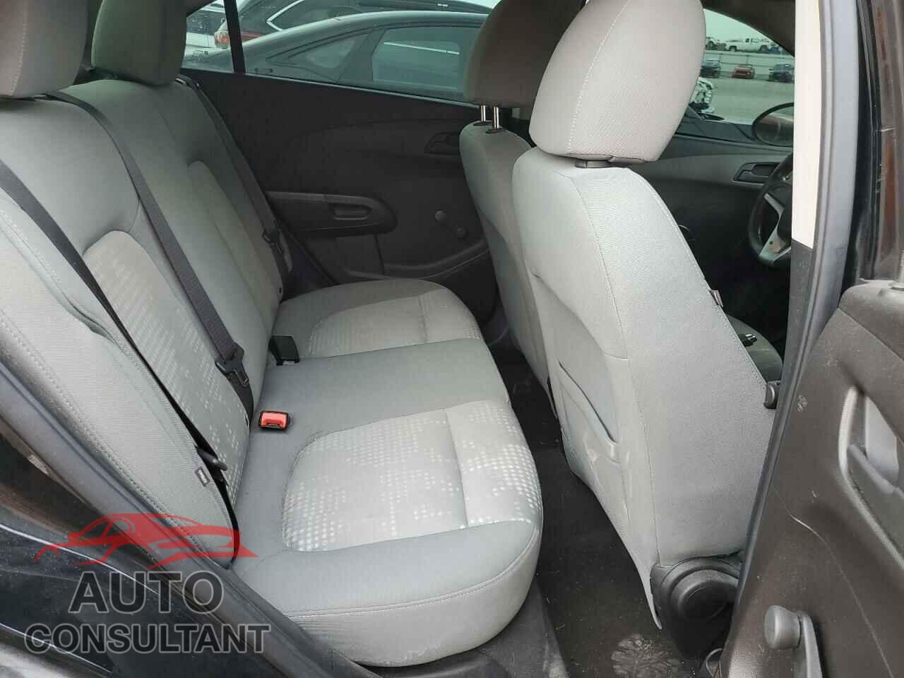 CHEVROLET SONIC 2017 - 1G1JA5SH8H4167320