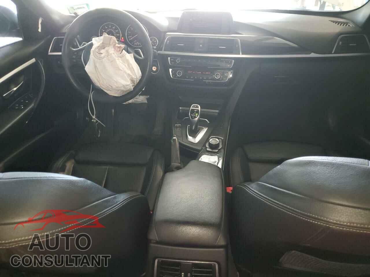 BMW 3 SERIES 2016 - WBA8E3G54GNT80493
