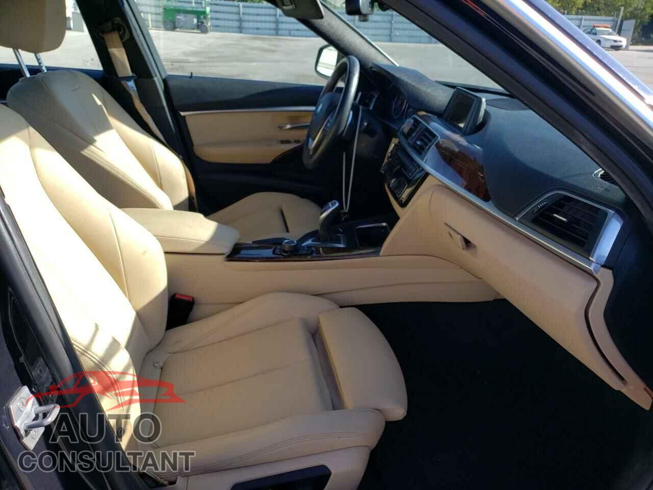 BMW 3 SERIES 2017 - WBA8B9G38HNU53862