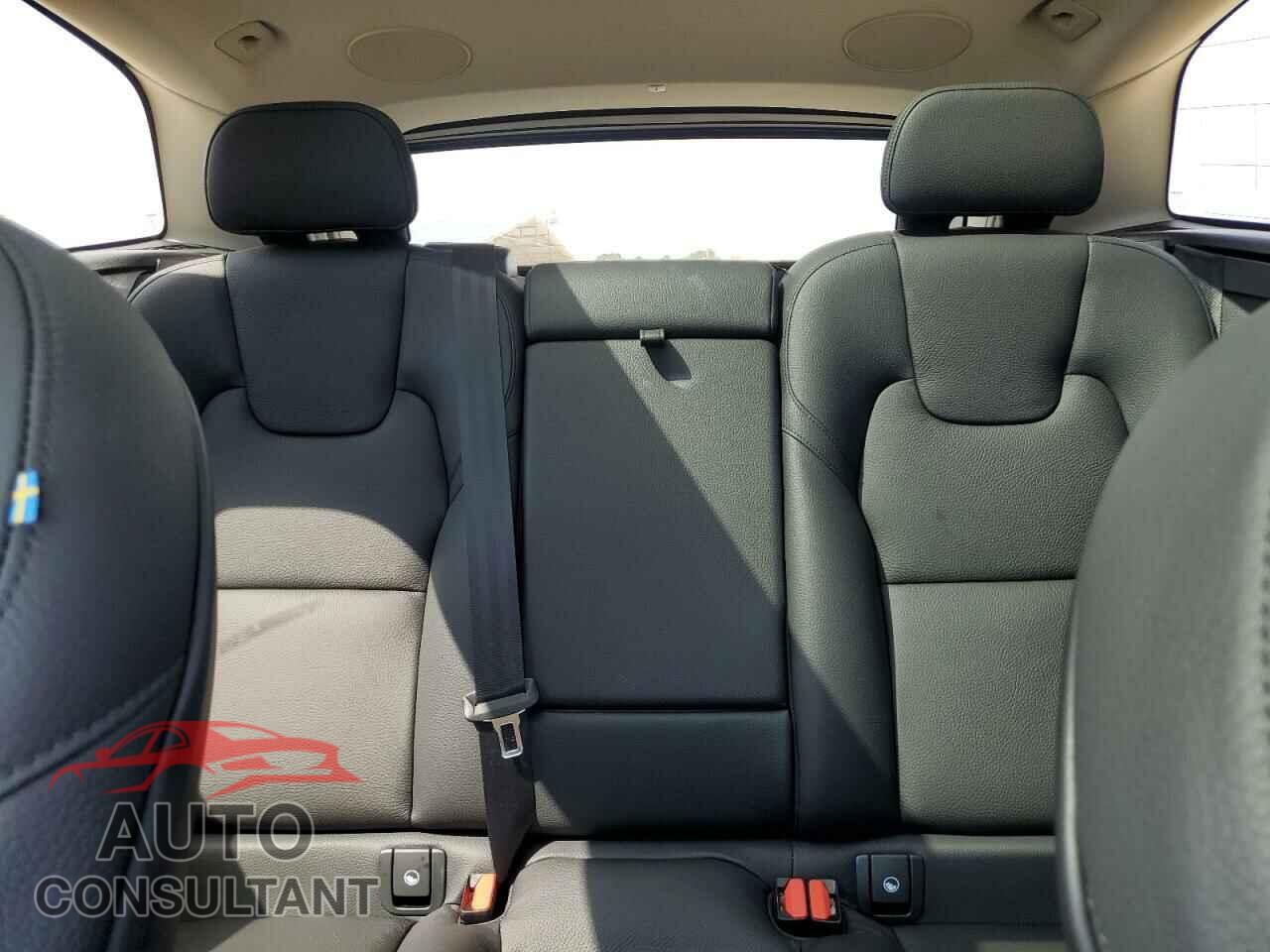 VOLVO XC60 PLUS 2023 - YV4L12DN2P1226005