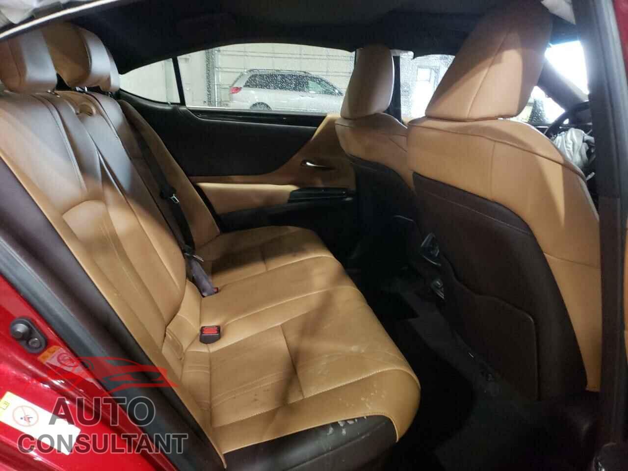 LEXUS ES300 2019 - JTHB21B10K2001198