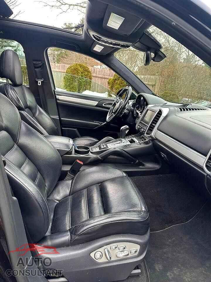 PORSCHE CAYENNE 2015 - WP1AC2A20FLA80560