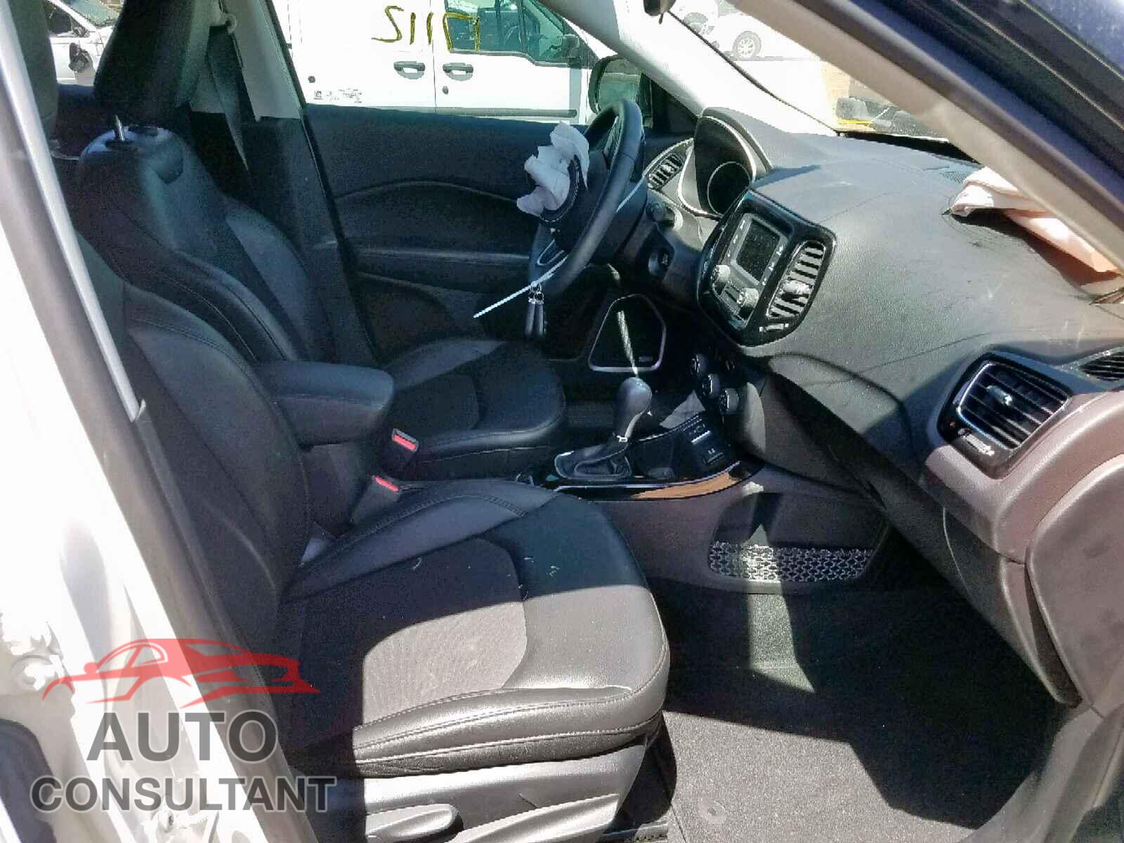 JEEP COMPASS LA 2018 - 3C4NJCBB5JT326948