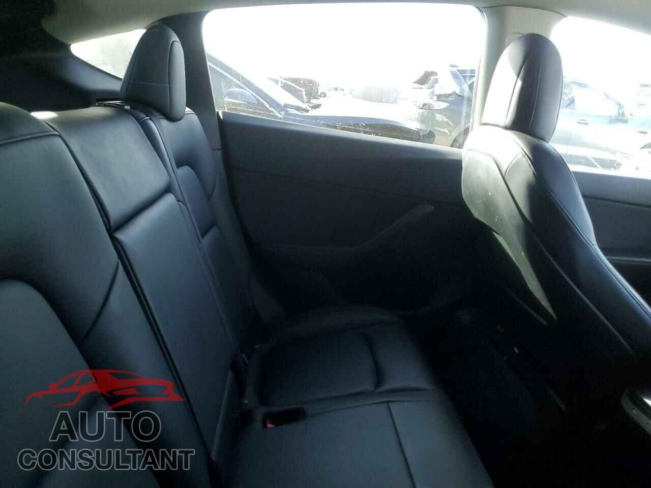 TESLA MODEL Y 2022 - 7SAYGDEF7NF337571