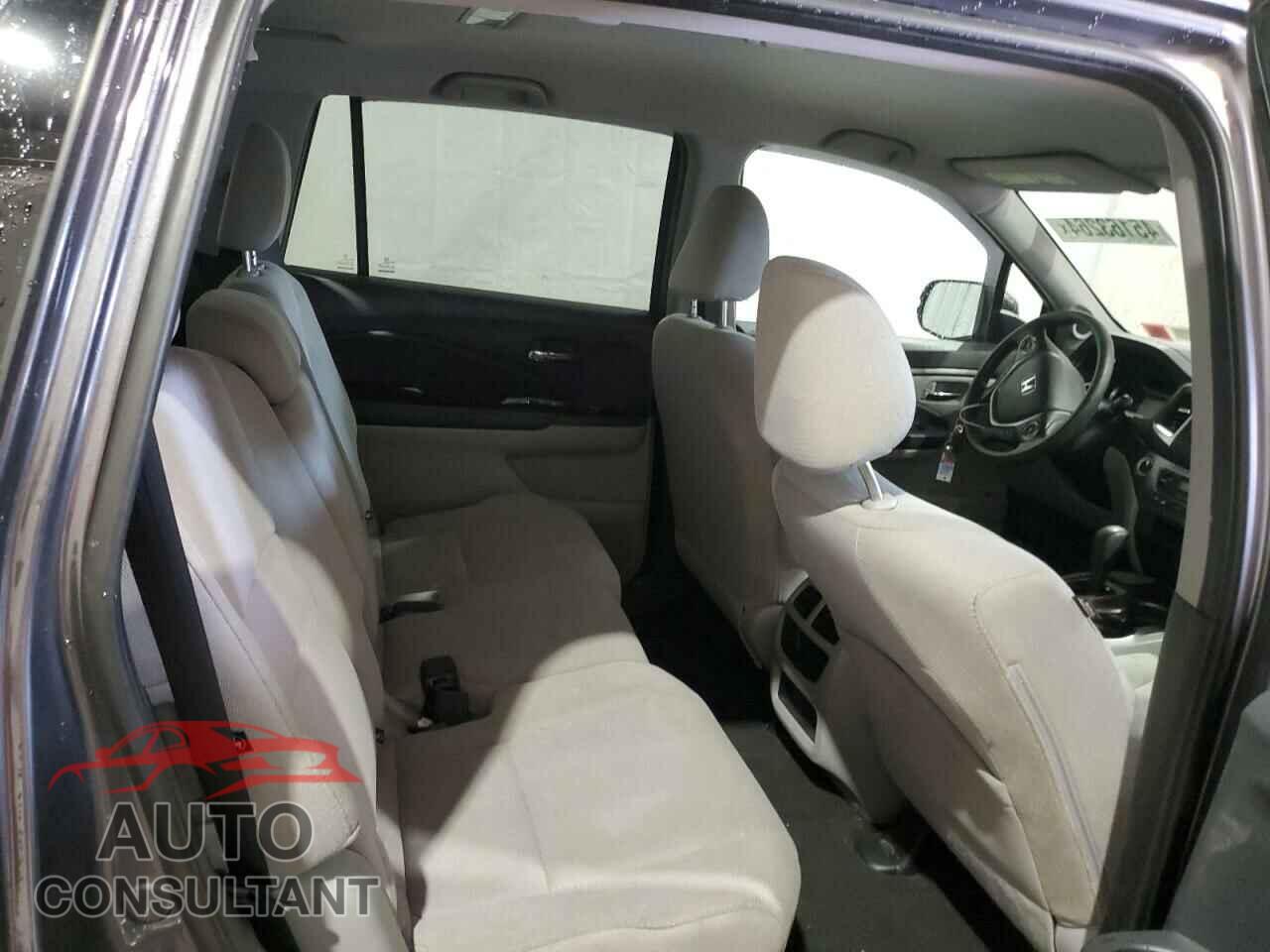 HONDA PILOT 2017 - 5FNYF6H15HB021795