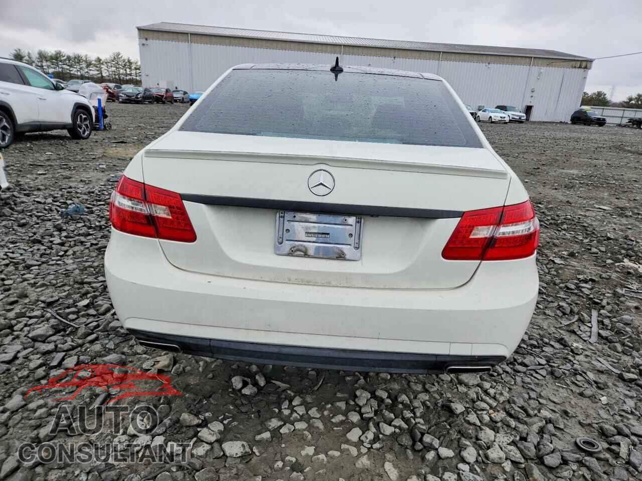 MERCEDES-BENZ E-CLASS 2011 - WDDHF8HB0BA465239