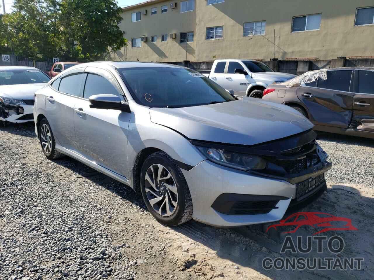 HONDA CIVIC 2018 - 2HGFC2F70JH526631