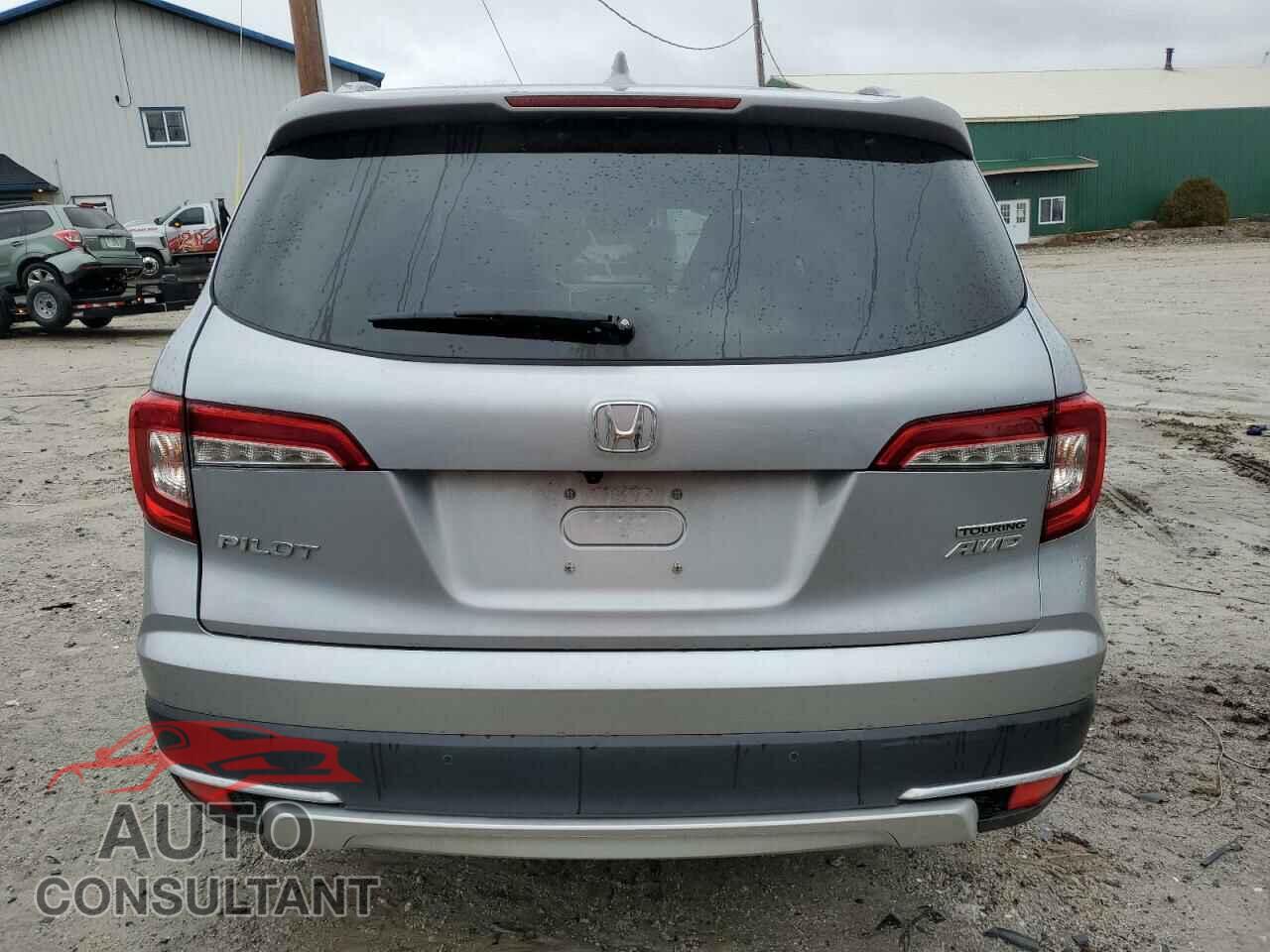 HONDA PILOT 2019 - 5FNYF6H64KB018020