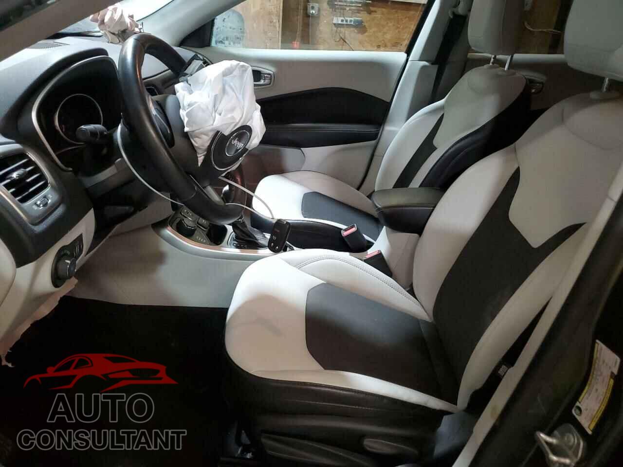 JEEP COMPASS 2018 - 3C4NJDBB4JT299375