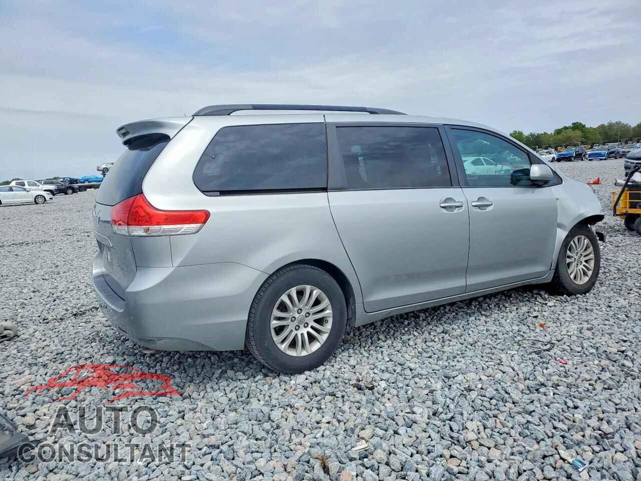 TOYOTA SIENNA 2014 - 5TDYK3DC9ES433095