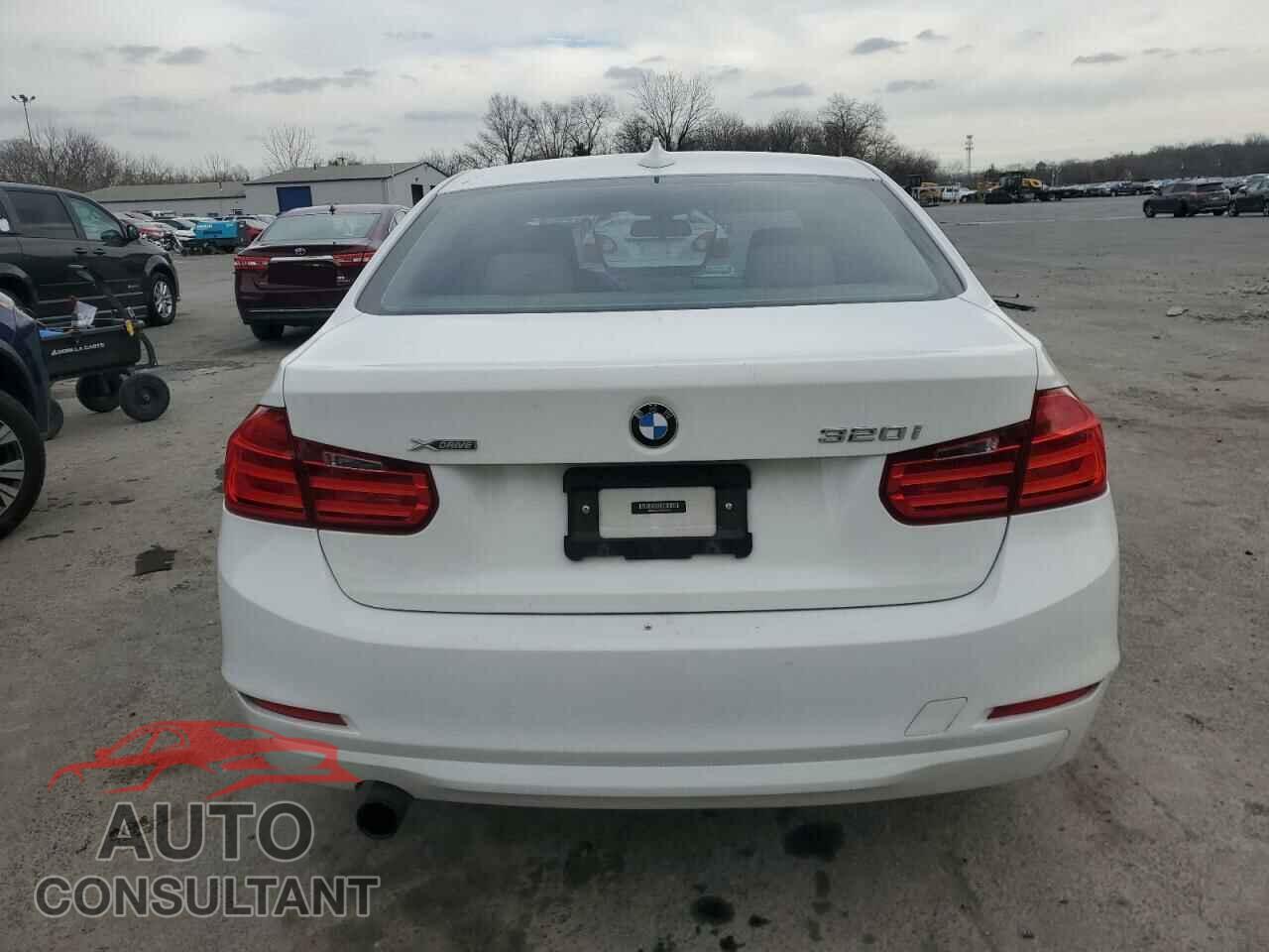 BMW 3 SERIES 2014 - WBA3C3C57EP661324