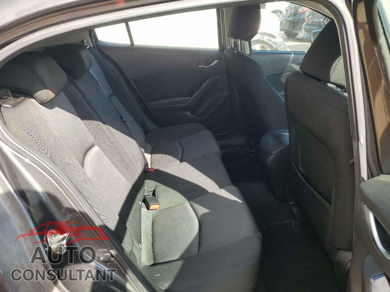 MAZDA 3 2018 - 3MZBN1K70JM225539