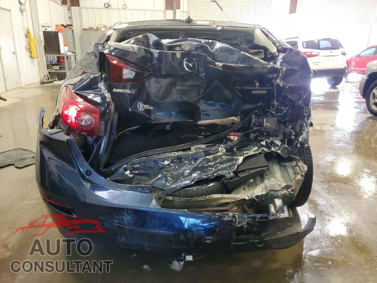 MAZDA 3 2018 - 3MZBN1V37JM162626