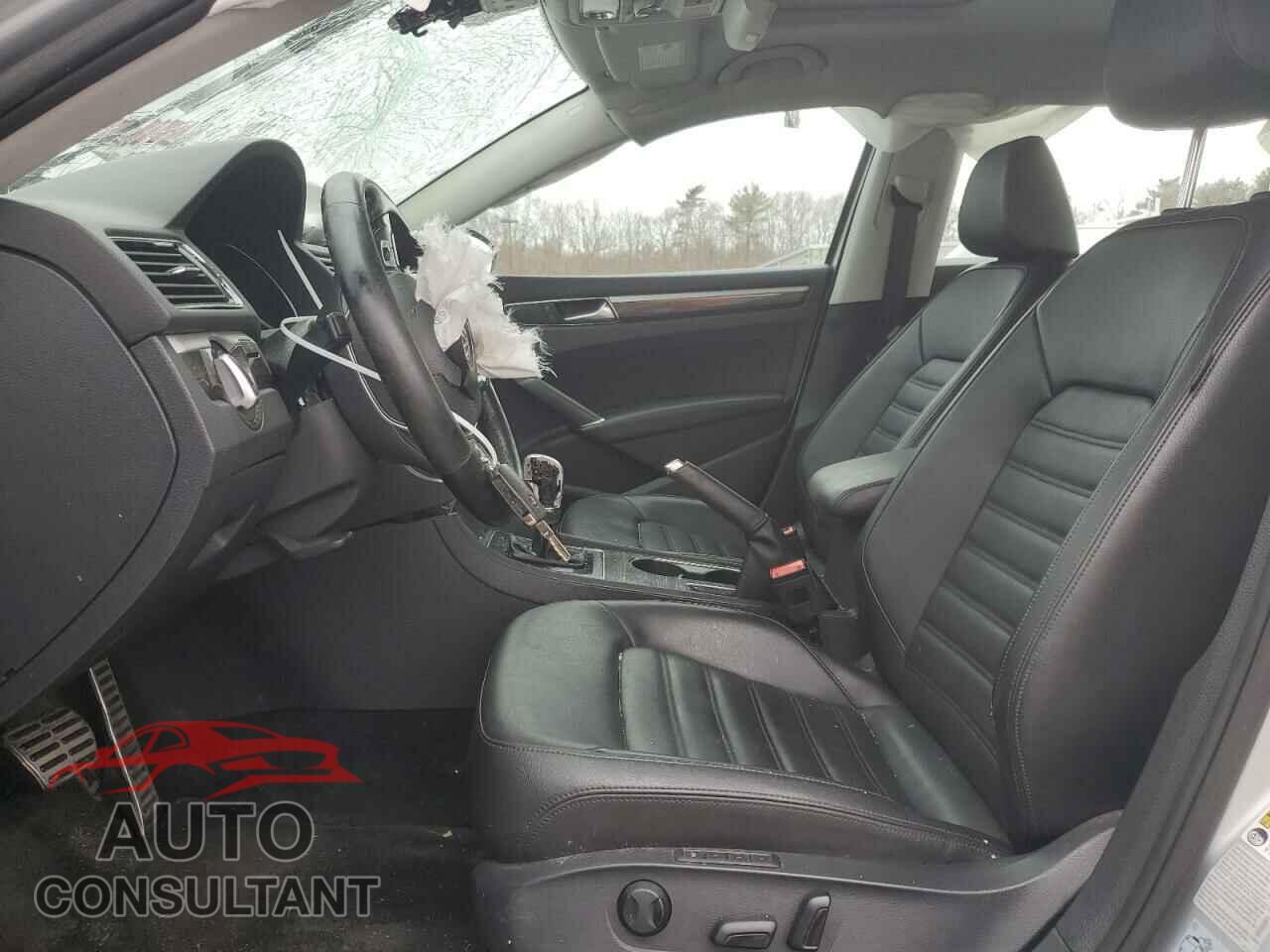 VOLKSWAGEN PASSAT 2017 - 1VWCT7A38HC062601