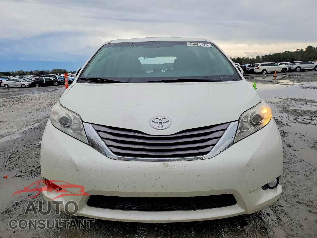 TOYOTA SIENNA 2015 - 5TDYK3DC2FS642941