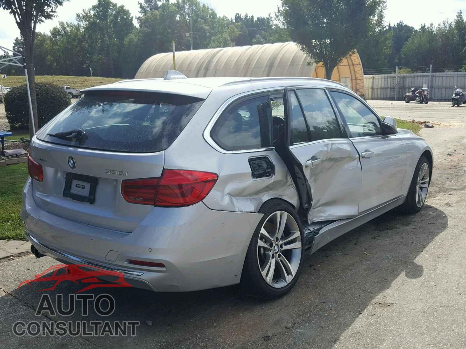BMW 3 SERIES 2017 - WBA8K3C31HA022600