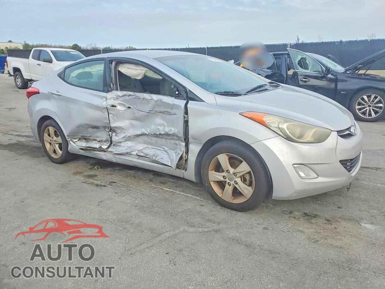HYUNDAI ELANTRA 2013 - KMHDH4AE9DU879357