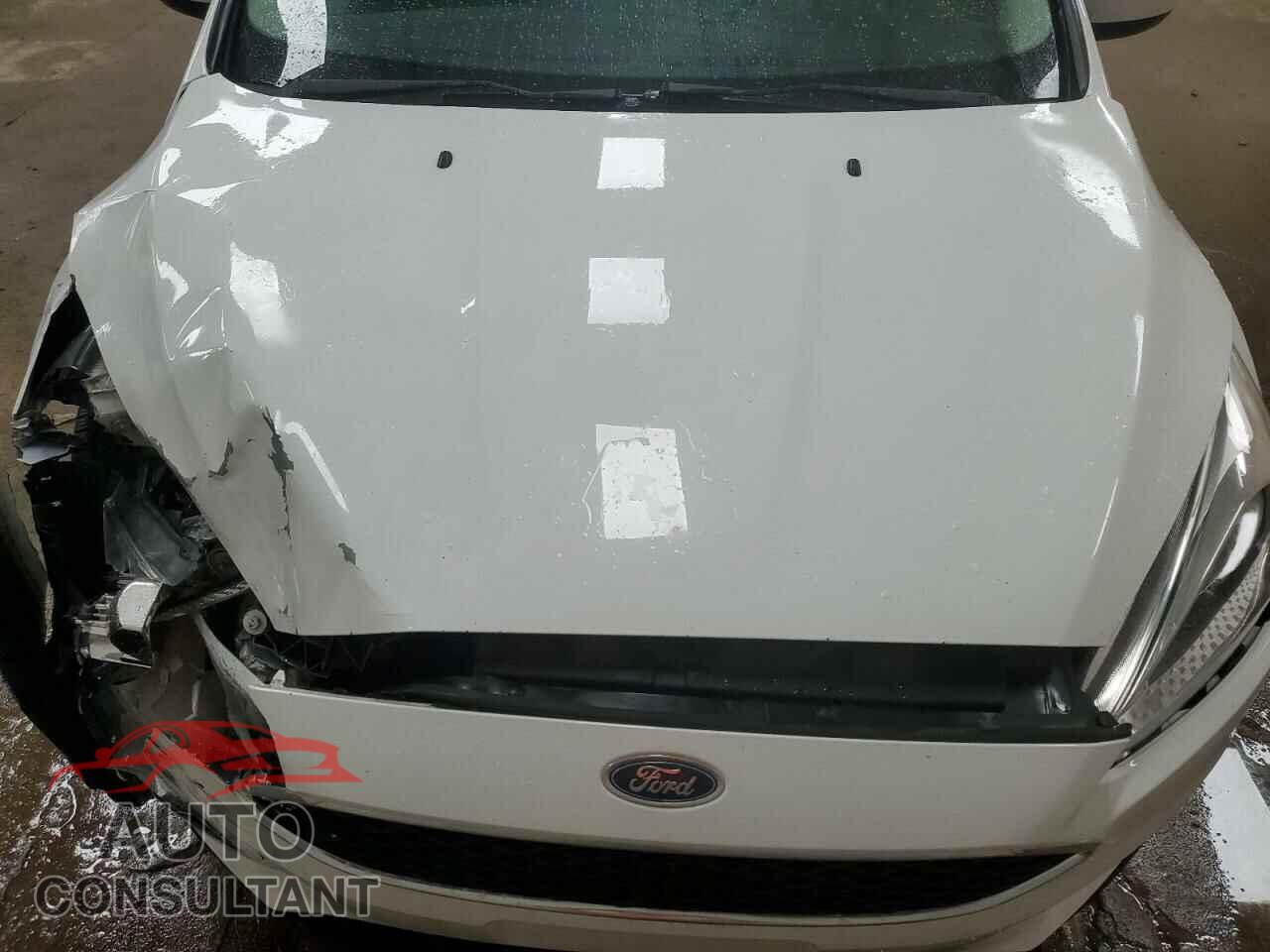 FORD FOCUS 2018 - 1FADP3F29JL250981