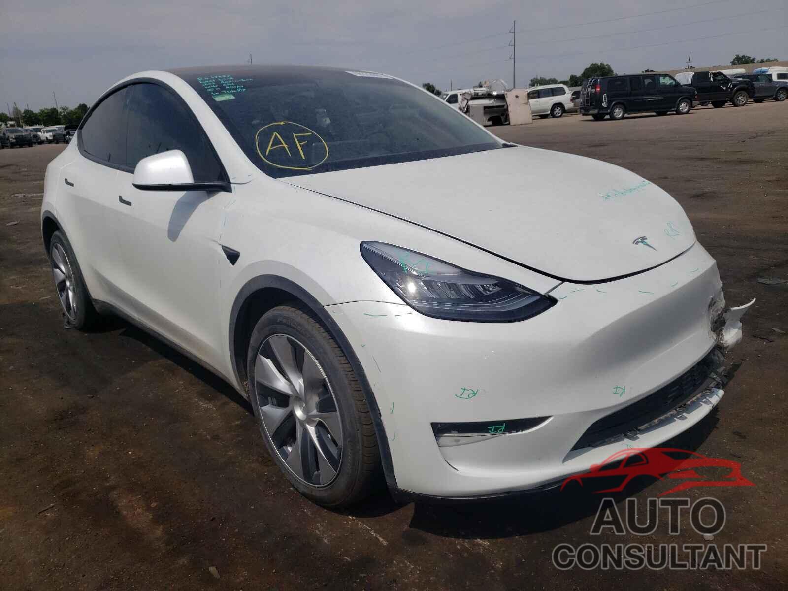 TESLA MODEL Y 2020 - 5YJYGDEE4LF015147