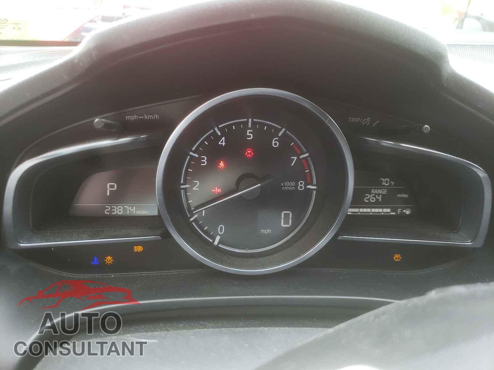MAZDA 3 2018 - 3MZBN1M38JM229185