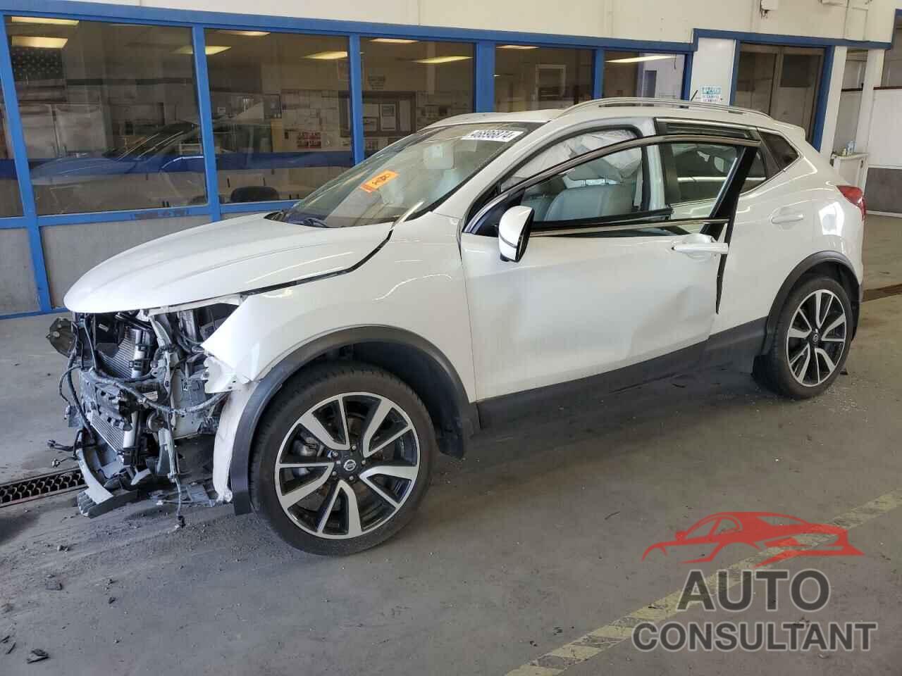 NISSAN ROGUE 2018 - JN1BJ1CP9JW196302