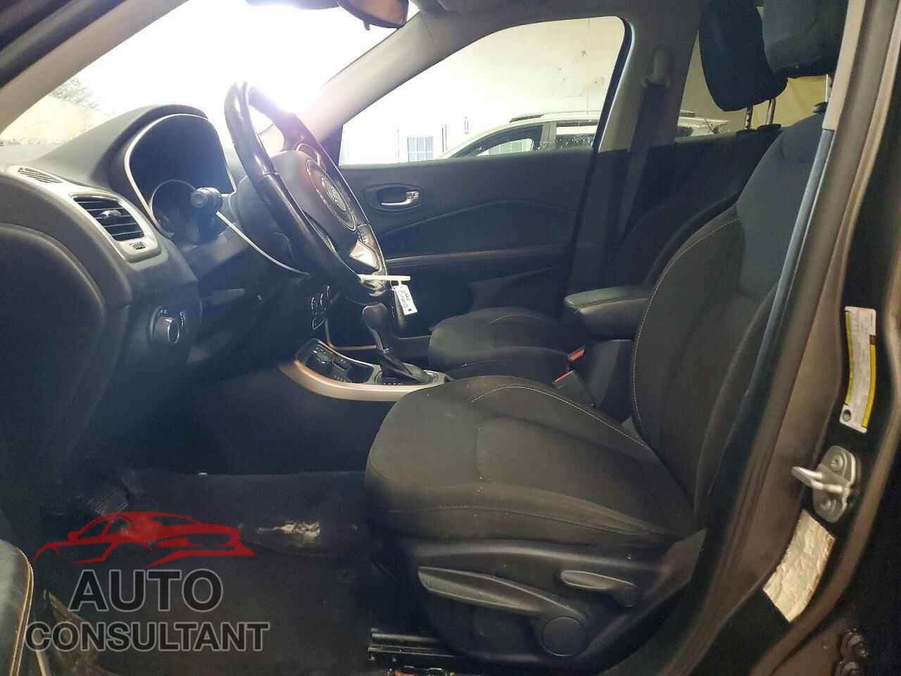 JEEP COMPASS 2018 - 3C4NJDAB1JT270644