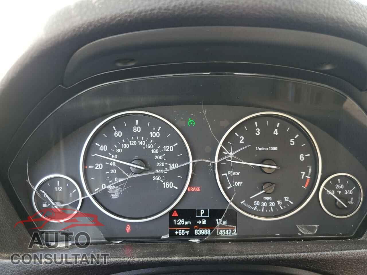BMW 3 SERIES 2016 - WBA8E1G52GNU10255