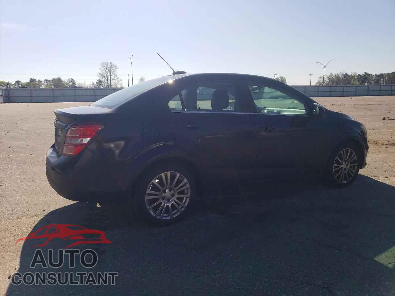 CHEVROLET SONIC 2017 - 1G1JF5SB2H4116232