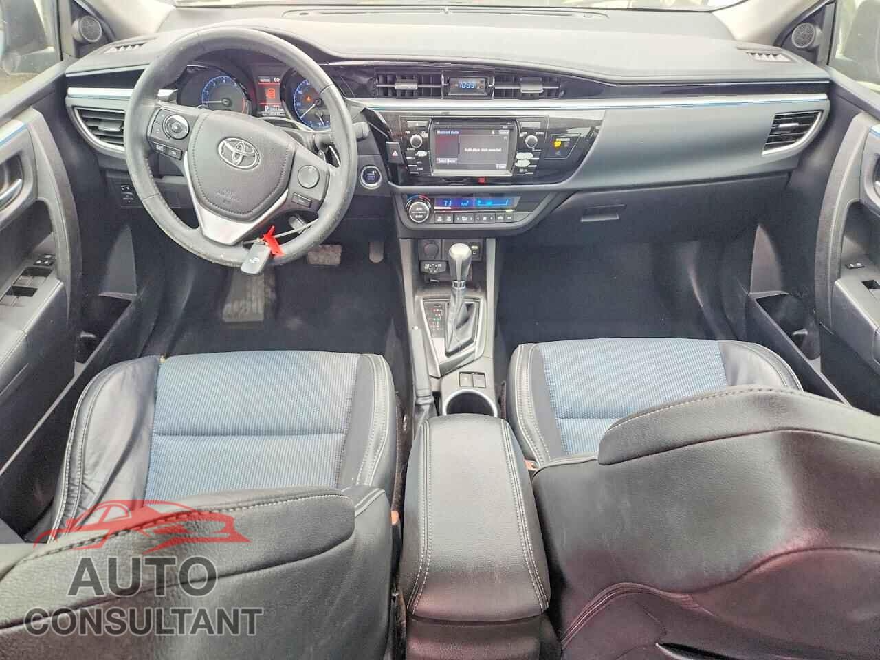 TOYOTA COROLLA 2015 - 5YFBURHE7FP310100