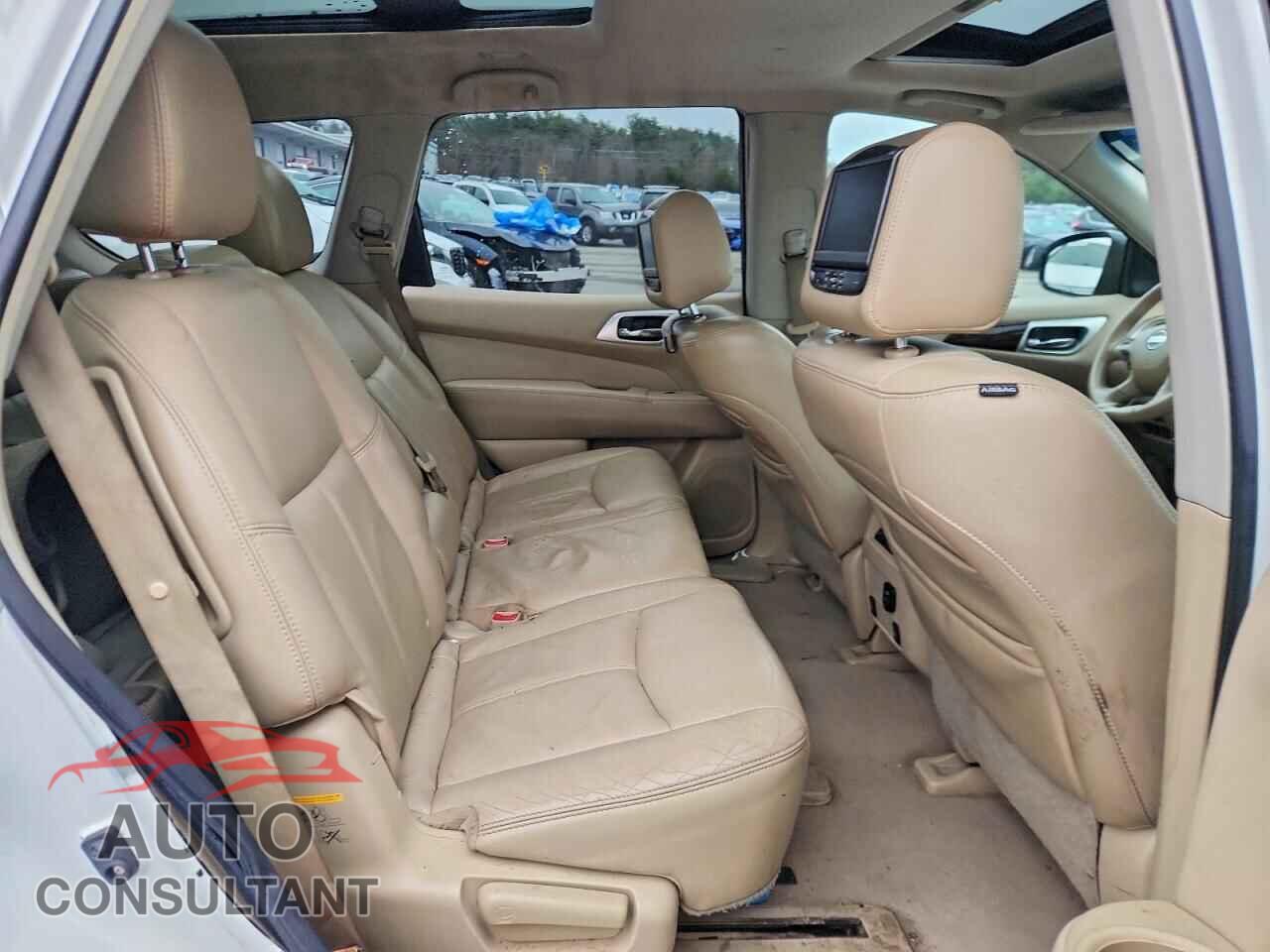 NISSAN PATHFINDER 2013 - 5N1AR2MM2DC645929