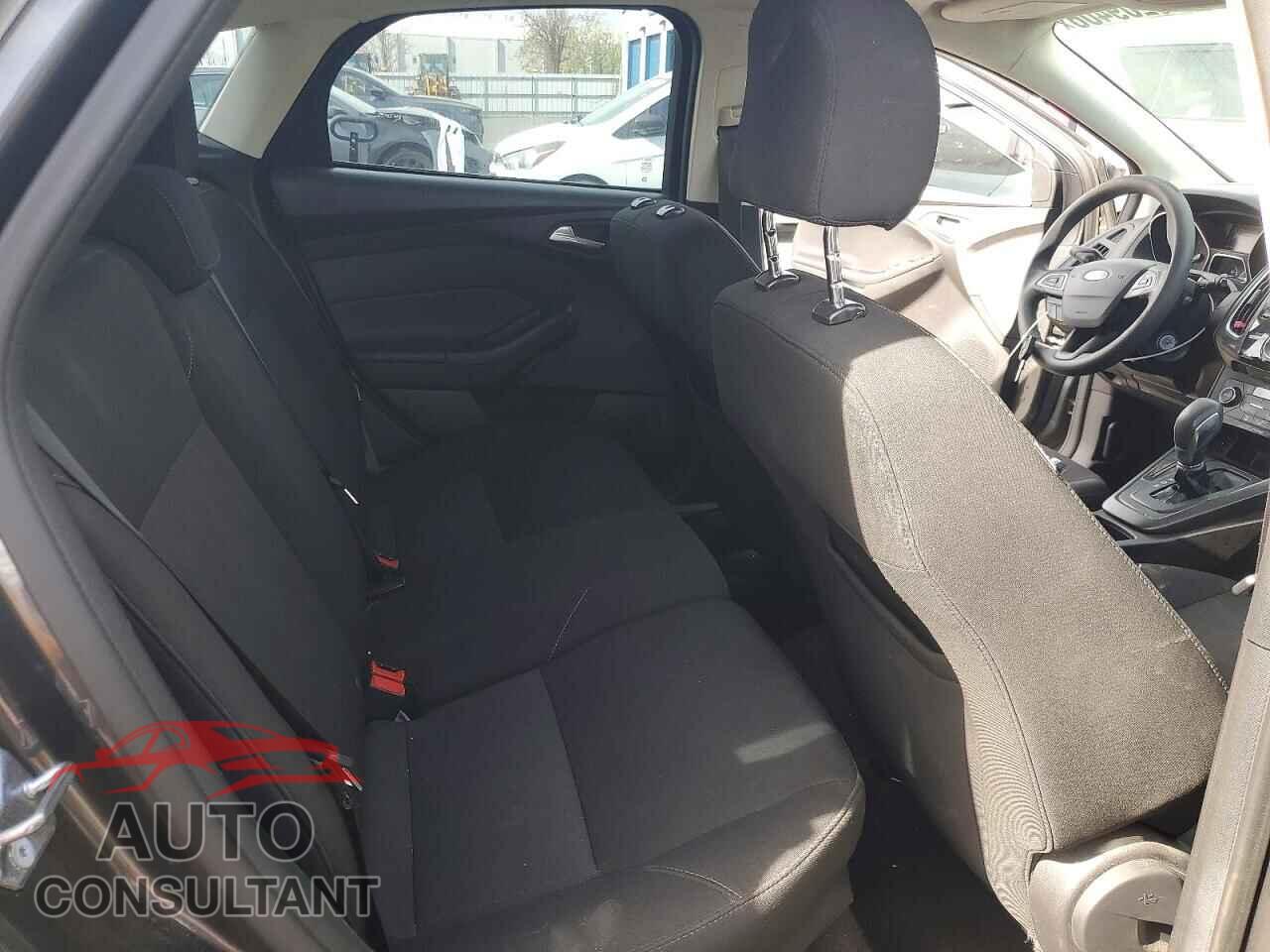 FORD FOCUS 2017 - 1FADP3M21HL255265