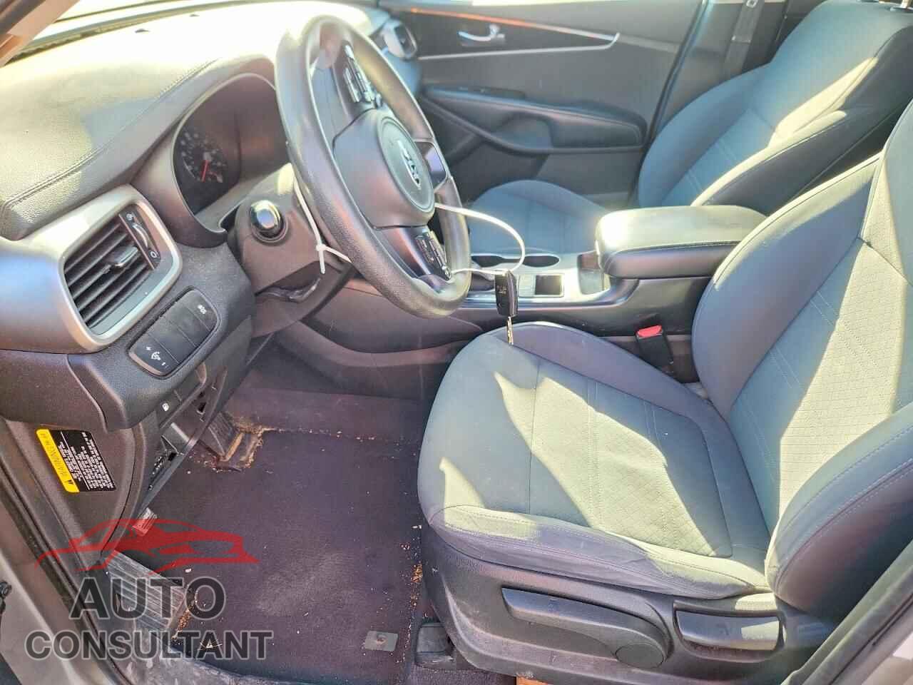 KIA SORENTO 2018 - 5XYPG4A34JG340516