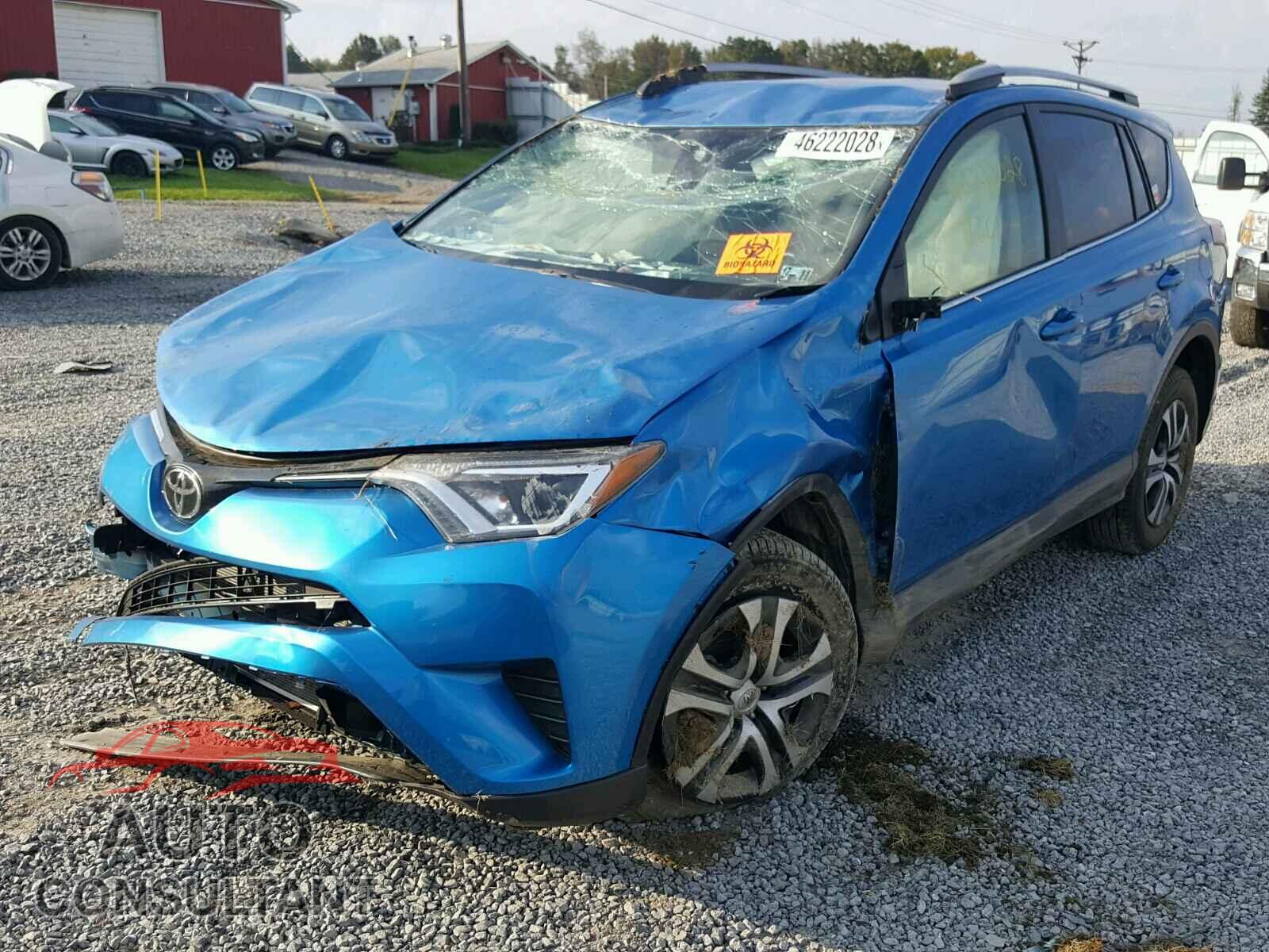 TOYOTA RAV4 LE 2017 - JTMBFREV5HJ116543