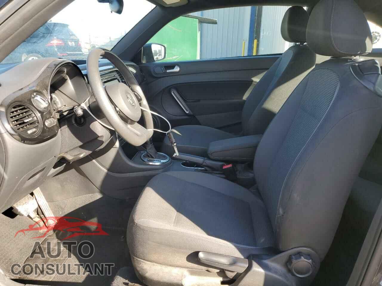 VOLKSWAGEN BEETLE 2013 - 3VWFP7AT9DM658794