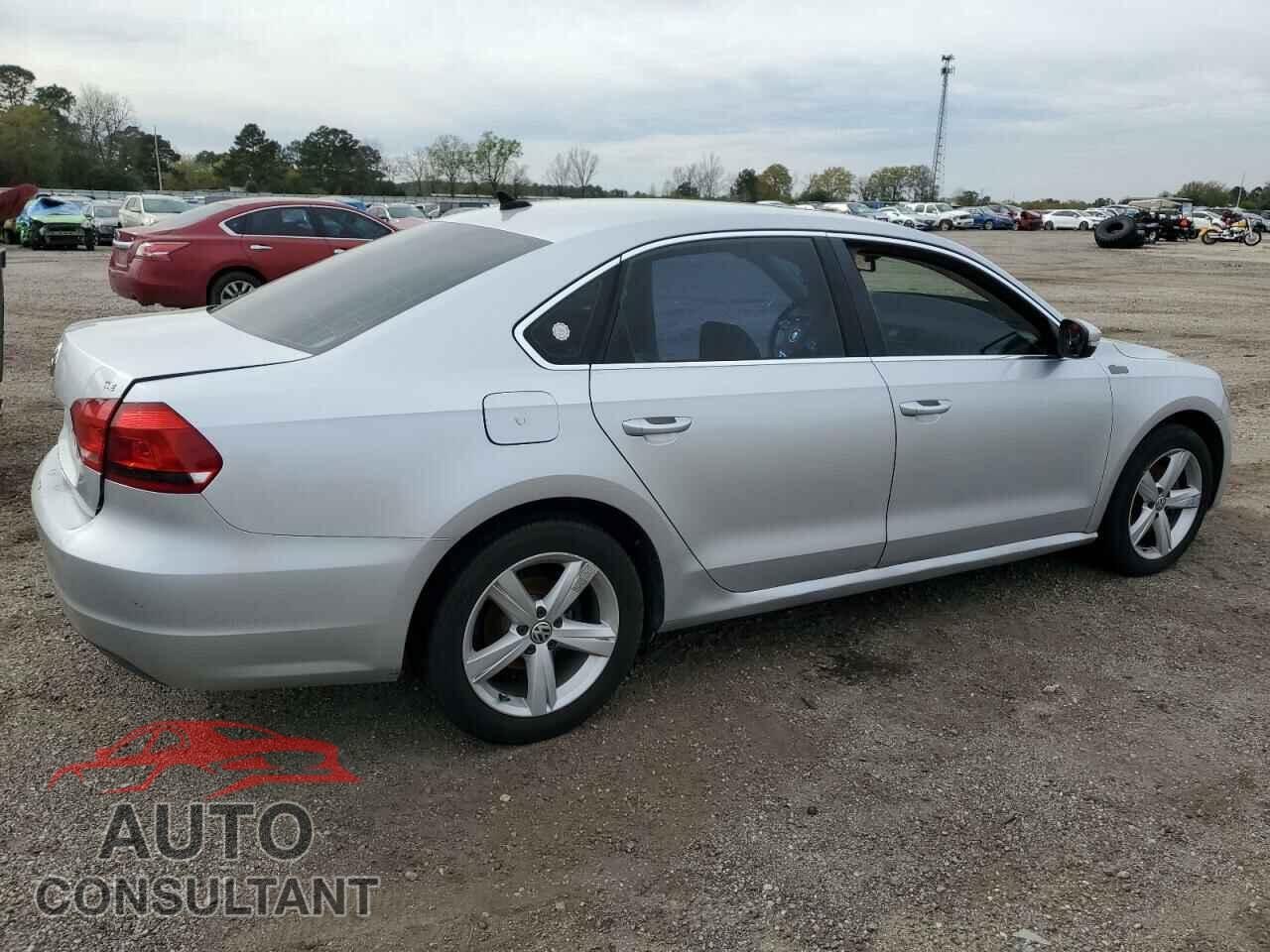 VOLKSWAGEN PASSAT 2013 - 1VWBH7A3XDC096529