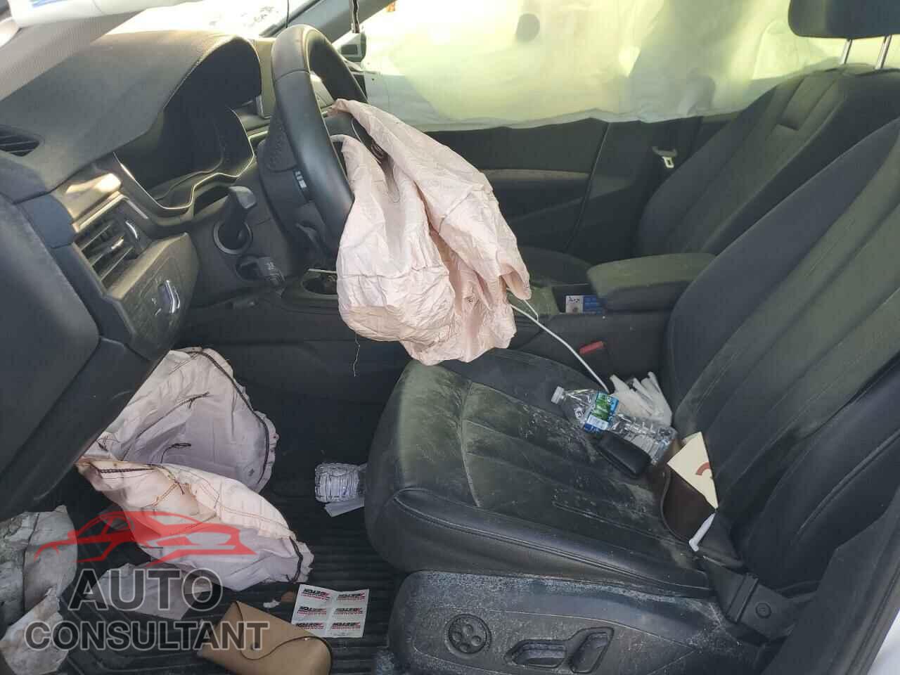 AUDI A4 2019 - WAUENAF44KN001176