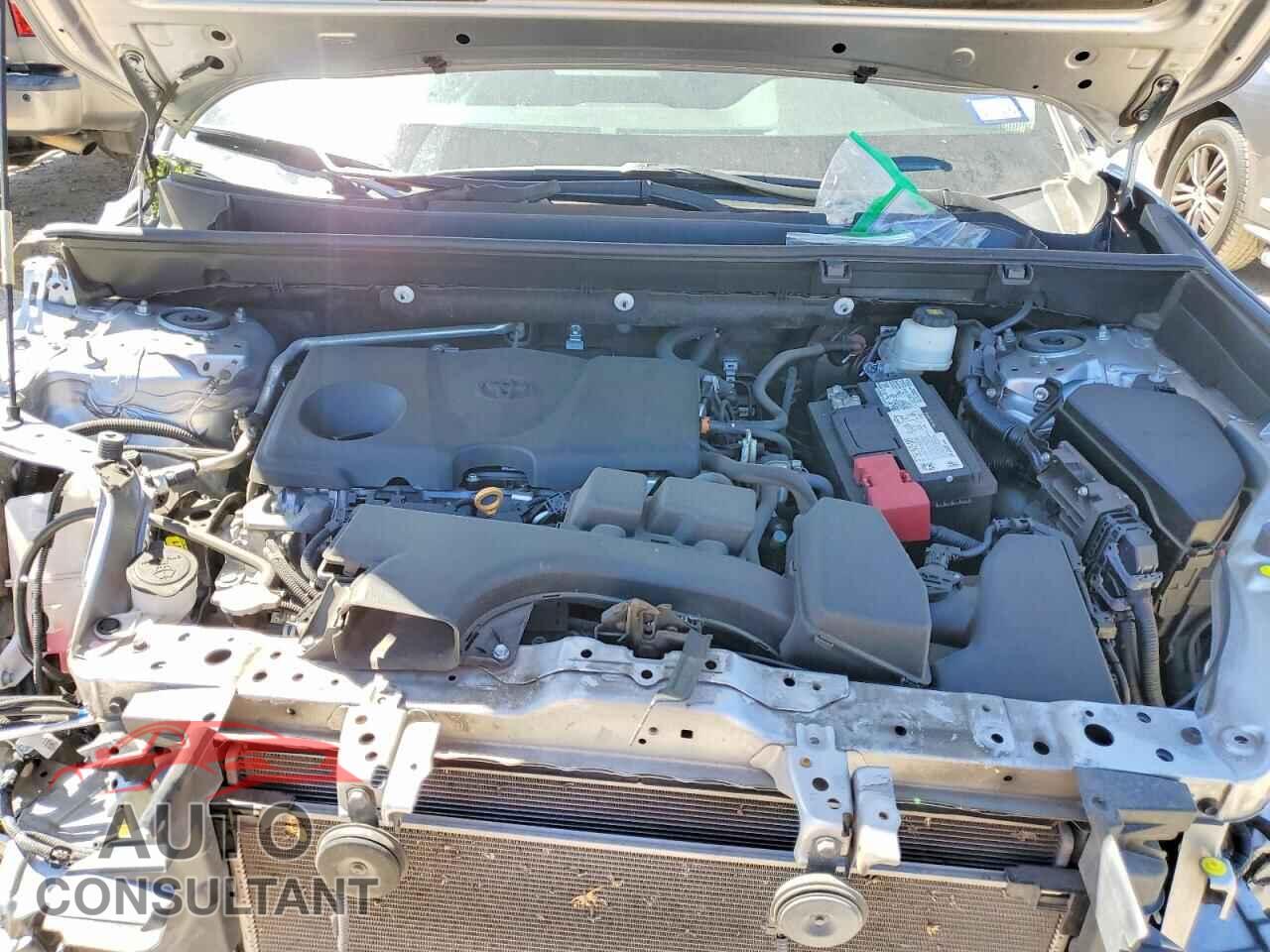 TOYOTA RAV4 2023 - 2T3H1RFV2PC242075