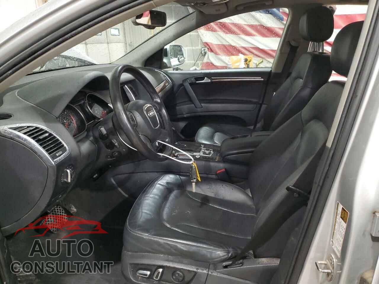 AUDI Q7 2011 - WA1VMAFE9BD003925