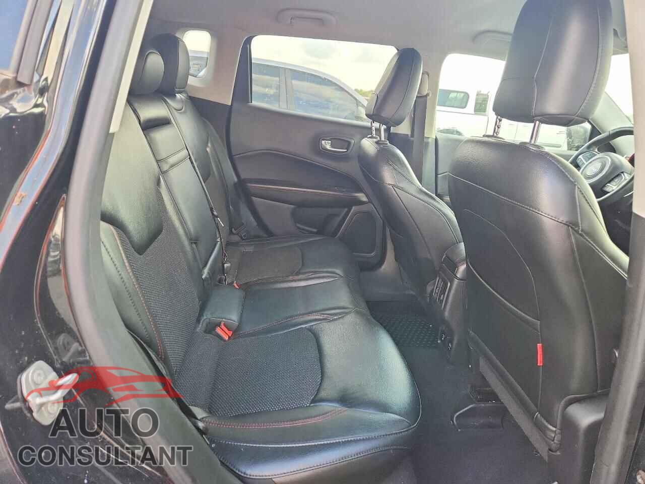JEEP COMPASS 2018 - 3C4NJDDB7JT451792