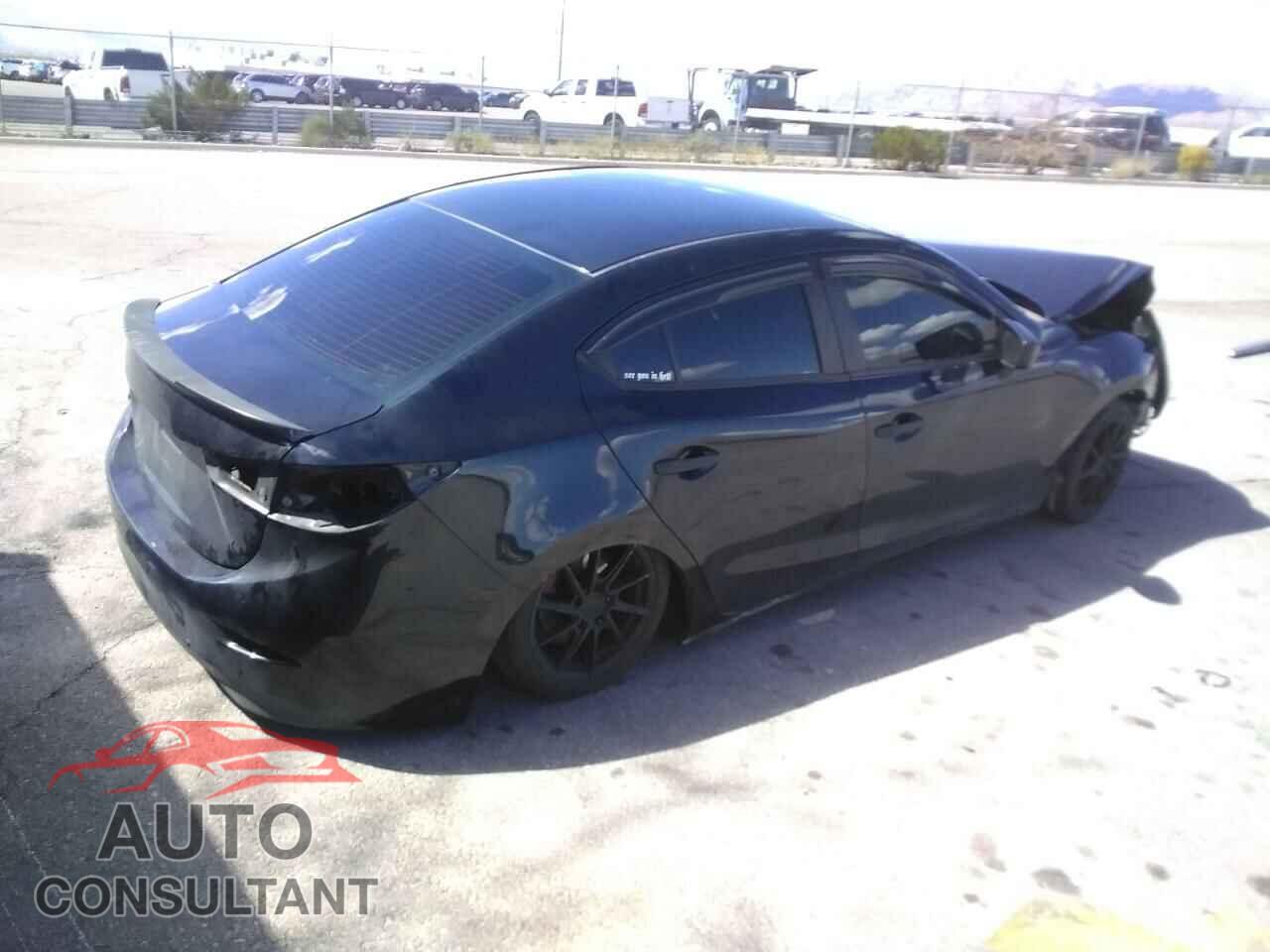 MAZDA 3 2018 - 3MZBN1U72JM269281