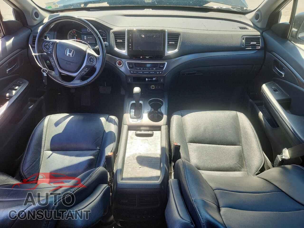 HONDA PILOT 2017 - 5FNYF5H58HB045425
