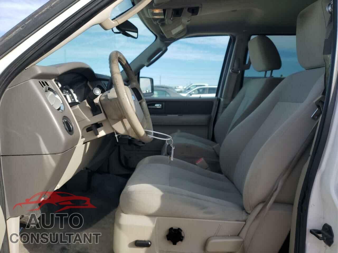 FORD EXPEDITION 2010 - 1FMJU1F50AEB49817