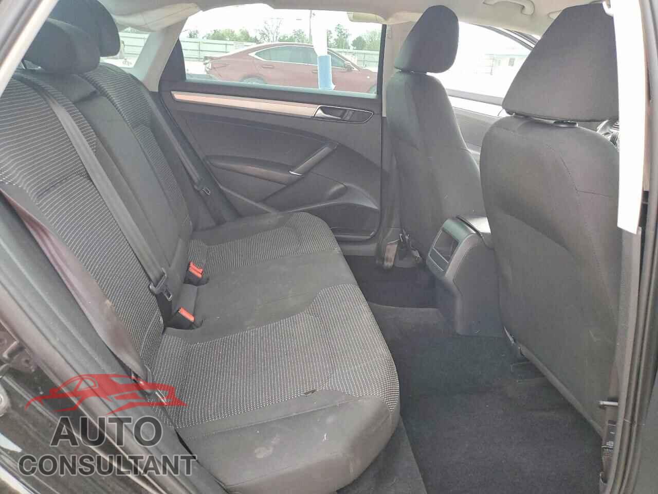 VOLKSWAGEN PASSAT 2017 - 1VWAT7A37HC012005