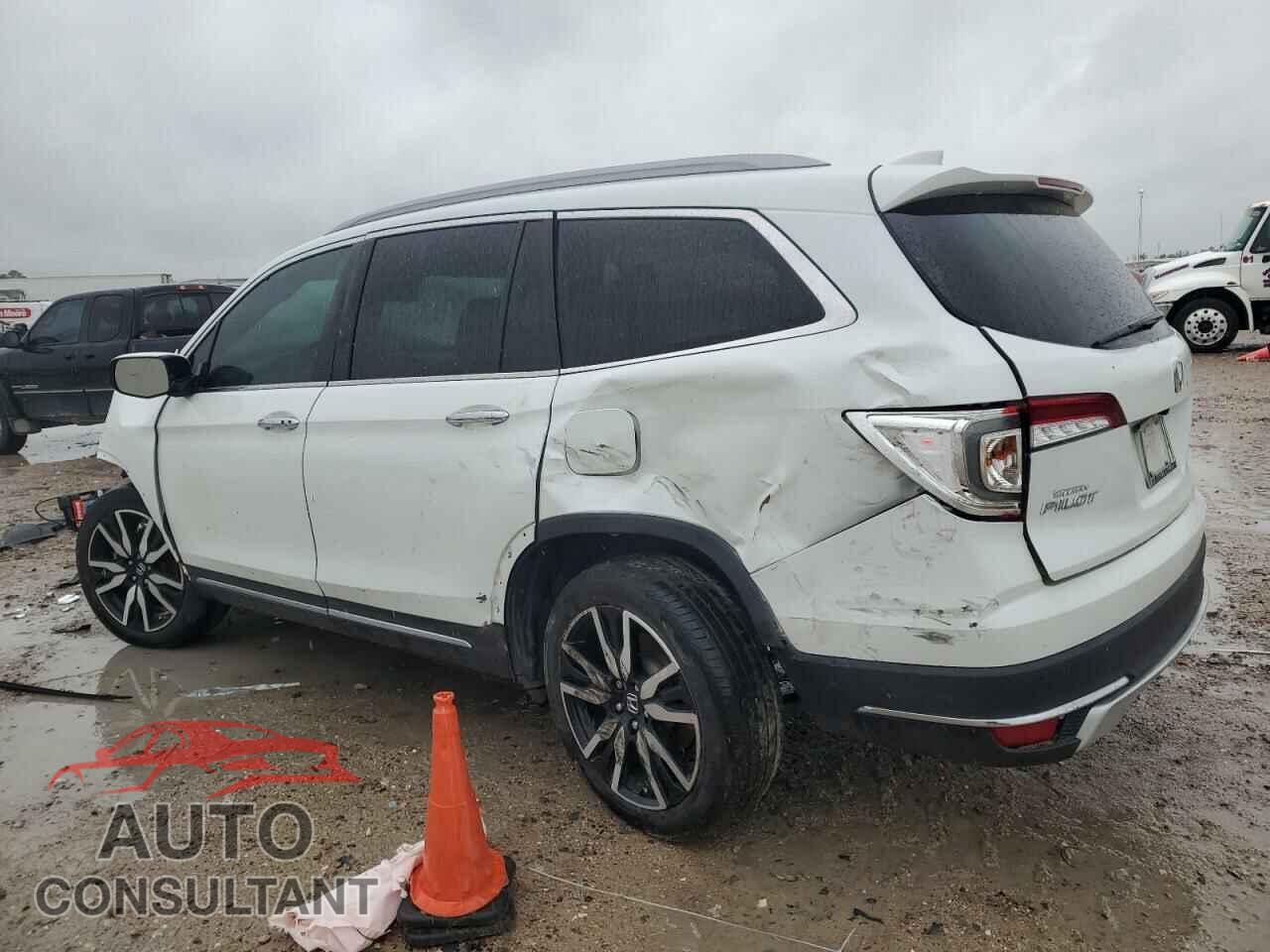 HONDA PILOT 2021 - 5FNYF5H68MB042771