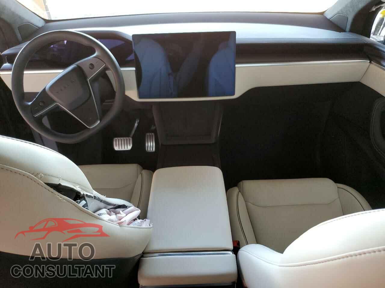 TESLA MODEL X 2024 - 7SAXCBE62RF460115